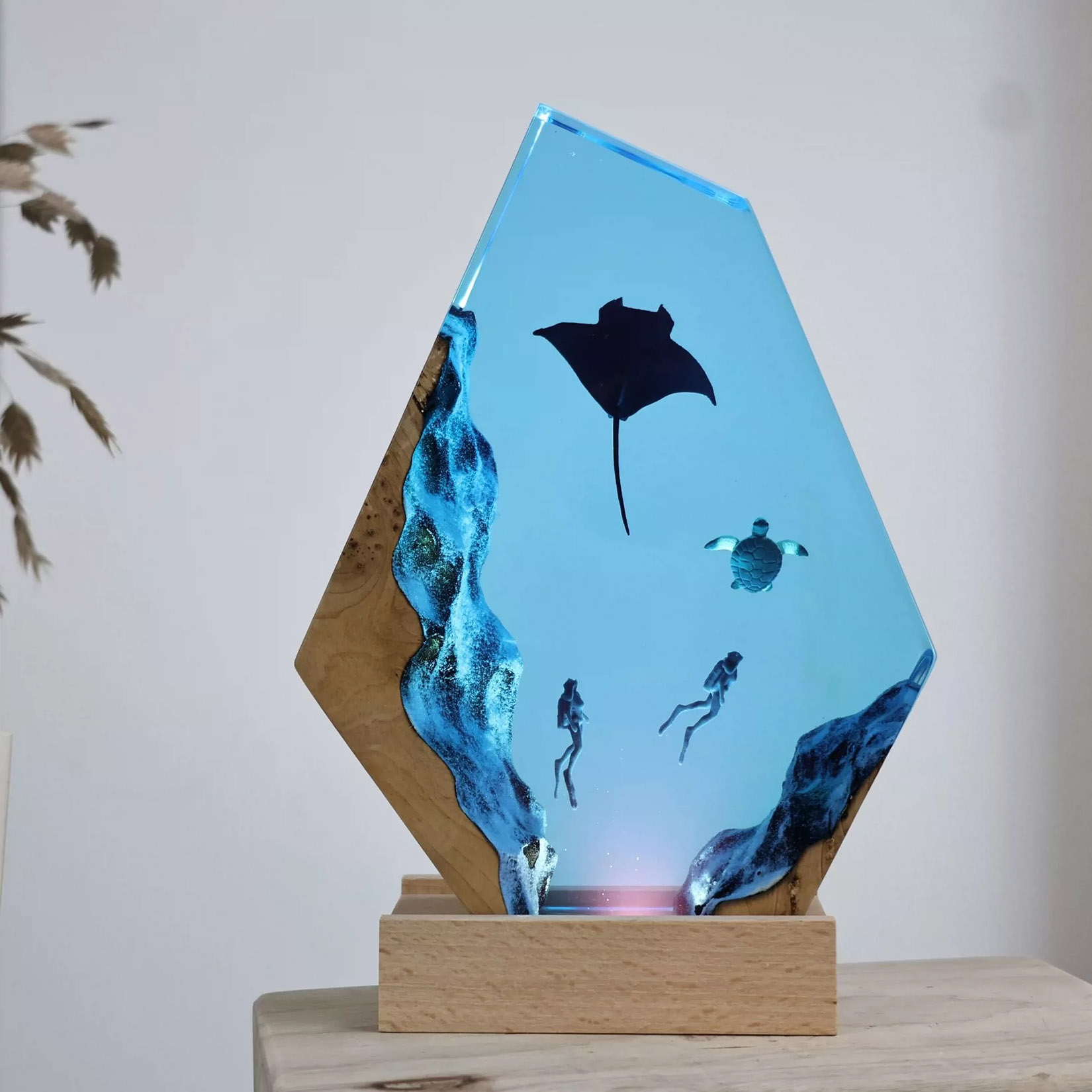 Lampada Notturna Manta Ray, Or - Resin Art Decoration Items recensione e prezzo